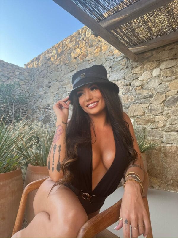 Bella modelo brasileña Ibiza Bella modelo brasileña Ibiza