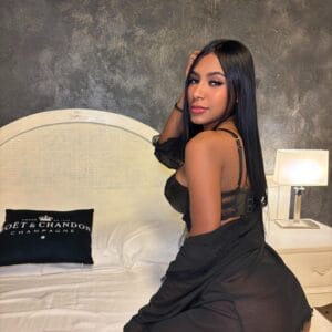 Zoe Modelo de Lujo en Ibiza Zoe Modelo de Lujo en Ibiza