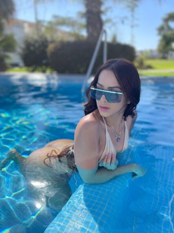 Cloe Modelo de Lujo en Ibiza Cloe Modelo de Lujo en Ibiza